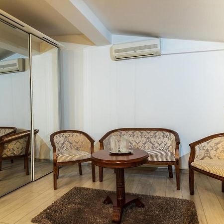 Hotel Royal Urziceni Extérieur photo