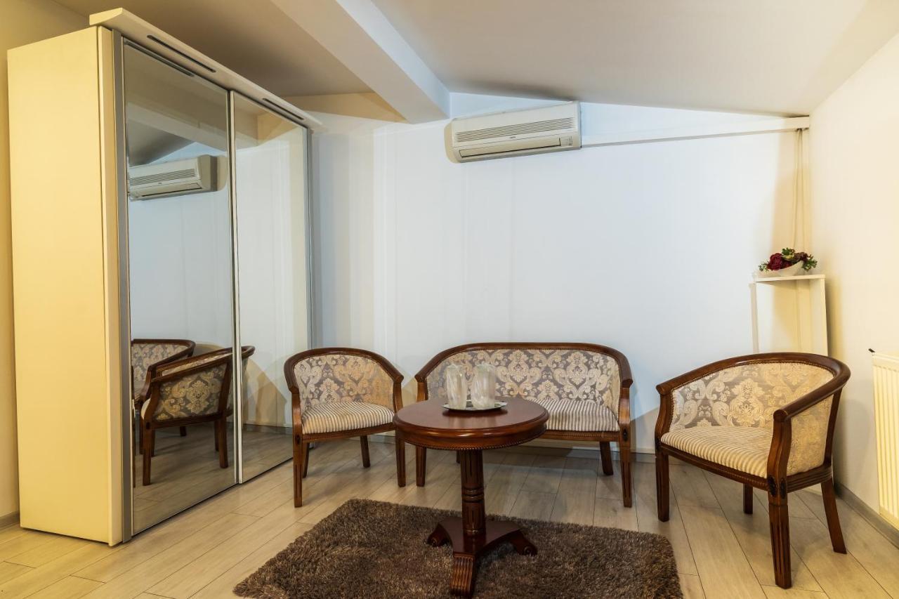 Hotel Royal Urziceni Extérieur photo