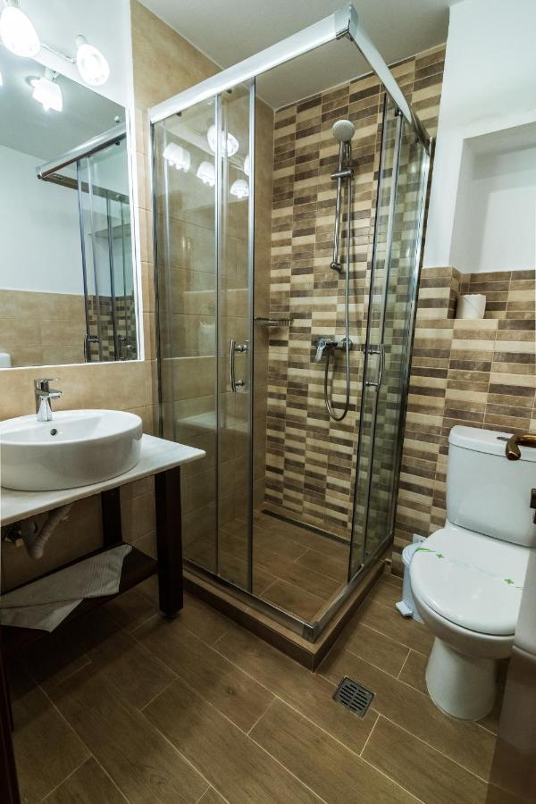 Hotel Royal Urziceni Extérieur photo