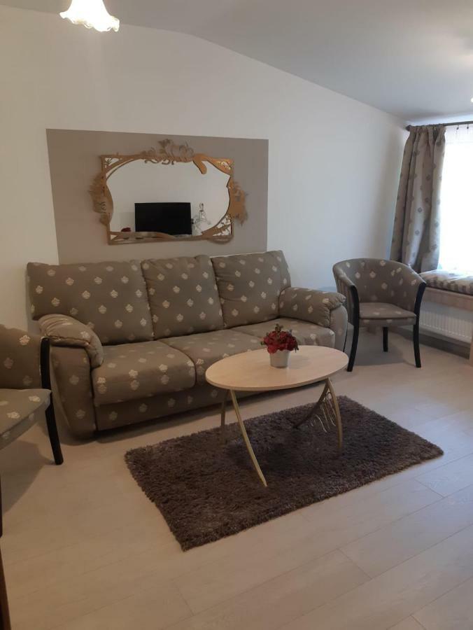 Hotel Royal Urziceni Extérieur photo