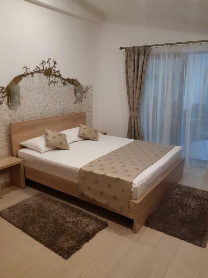 Hotel Royal Urziceni Extérieur photo
